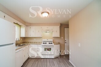 4709 Lolly Dr in Monroeville, PA - Building Photo - Building Photo
