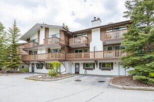 Whiskey Jack in Canmore, AB - Building Photo