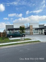 217 Rafael Dr, Unit 4 in San Juan, TX - Building Photo