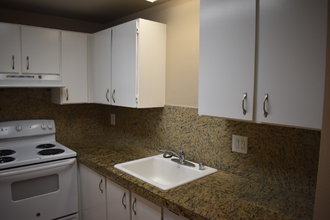 6107 NE 194th Pl-Unit -B in Kenmore, WA - Building Photo - Building Photo