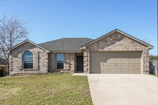 1024 Brown Crest Rd in Burleson, TX - Building Photo