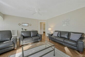 425 Old Shipyard Ln in Southold, NY - Building Photo - Building Photo