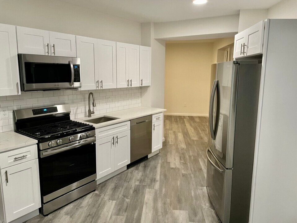 1169 E Passyunk Ave, Unit 1B in Philadelphia, PA - Building Photo