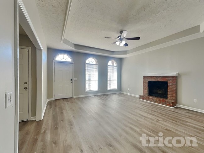 108 Pembroke Ct in White House, TN - Foto de edificio - Building Photo