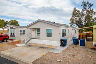 West Valley in Las Vegas, NV - Foto de edificio - Building Photo