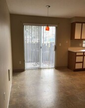 12069 SE Foster Rd in Portland, OR - Building Photo - Building Photo