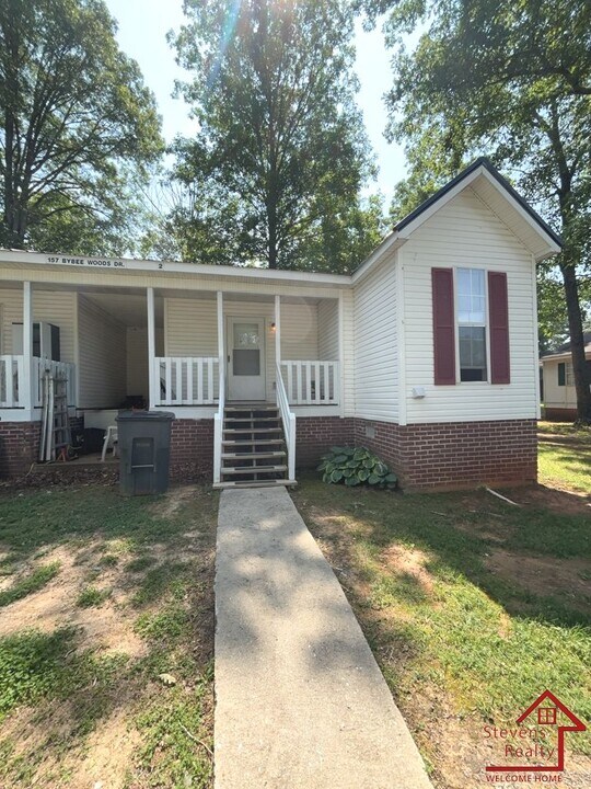 157 Bybee Woods Dr in McMinnville, TN - Building Photo