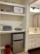 22506 Quinta Rd, Unit Jonathan in Woodland Hills, CA - Building Photo - Building Photo