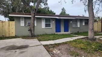 1718 S Washington Ave in Clearwater, FL - Building Photo