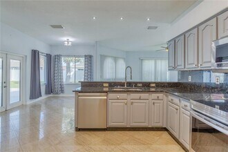 13024 Carlington Ln in Riverview, FL - Building Photo - Building Photo