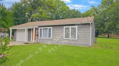 10800 E 66th Terrace in Raytown, MO - Building Photo - Building Photo