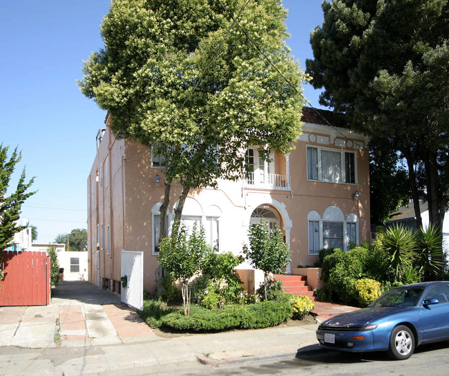 1637 33rd Ave in Oakland, CA - Building Photo - Building Photo