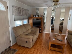 100 Phelps St in Marlborough, MA - Building Photo - Building Photo