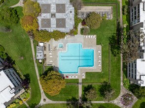 Marina Point in Foster City, CA - Foto de edificio - Building Photo