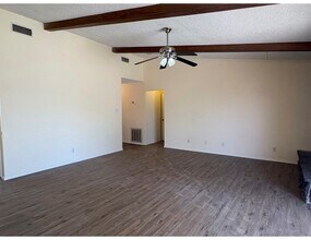 329 Rocky Ln Dr in Midland, TX - Building Photo - Building Photo