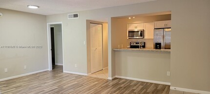 540 S Park Rd in Hollywood, FL - Building Photo - Building Photo