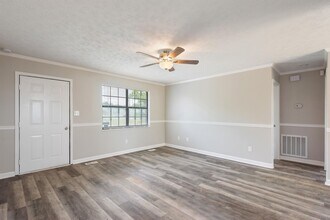 2832 Vicksburg Ln in Strawberry Plains, TN - Building Photo - Building Photo