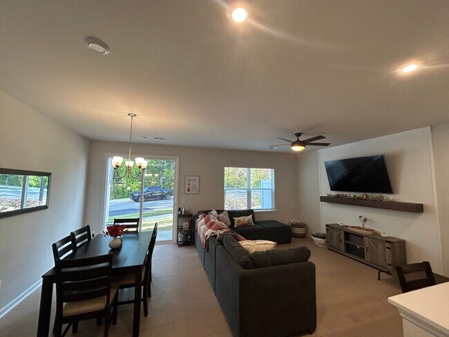 6021 Caprera Way in Charlotte, NC - Foto de edificio - Building Photo