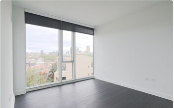 2470 N Lincoln Ave, Unit 606 in Chicago, IL - Building Photo - Building Photo