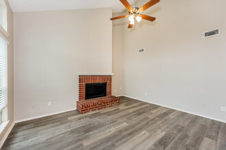 409 Surrey Pl in Mesquite, TX - Building Photo - Building Photo