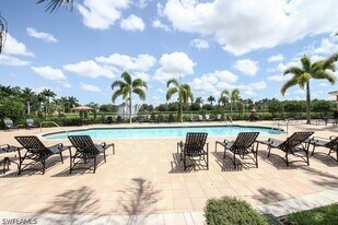 1810 Florida Club Cir, Unit 1204 in Naples, FL - Building Photo