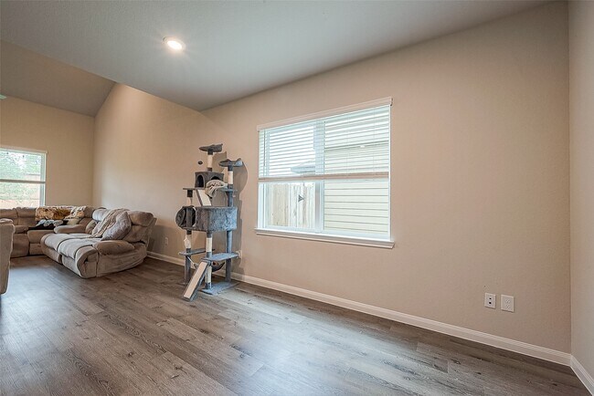 1317 Mount Bassie Trl