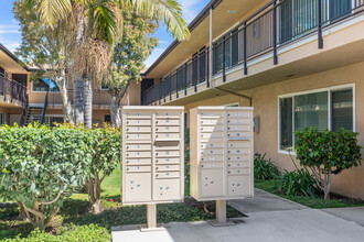 Armada Apartments in Ventura, CA - Foto de edificio - Building Photo