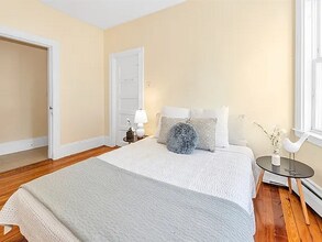 6 Priesing St, Unit 6 Priesing Unit 1 in Boston, MA - Building Photo - Building Photo