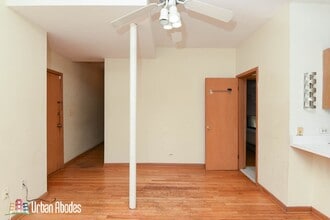 604 W Barry Ave, Unit M06B in Chicago, IL - Foto de edificio - Building Photo