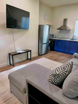 21825 Valerio St in Los Angeles, CA - Building Photo
