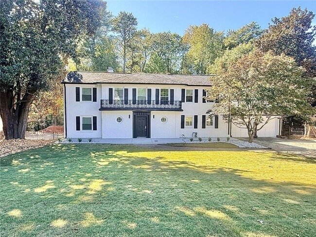 property at 200 W Paces Ferry Rd NW