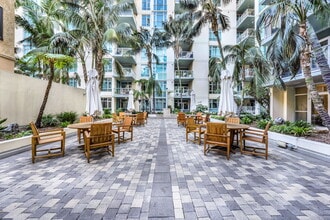 850 Beech St, Unit 214 in San Diego, CA - Building Photo - Building Photo