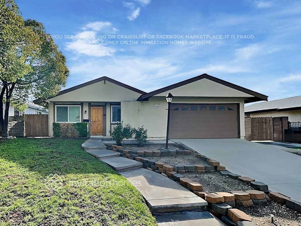 27858 Crosspath Ave in Santa Clarita, CA - Foto de edificio
