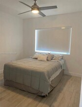 1177 SW 13th St in Miami, FL - Foto de edificio - Building Photo