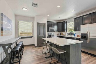 4304 Oaklawn St in Bryan, TX - Building Photo - Building Photo