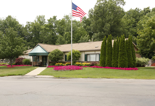 Arbor Meadows in Ypsilanti, MI - Foto de edificio - Building Photo