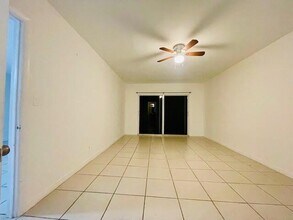 1101 Crystal Lake Dr in Pompano Beach, FL - Building Photo - Building Photo