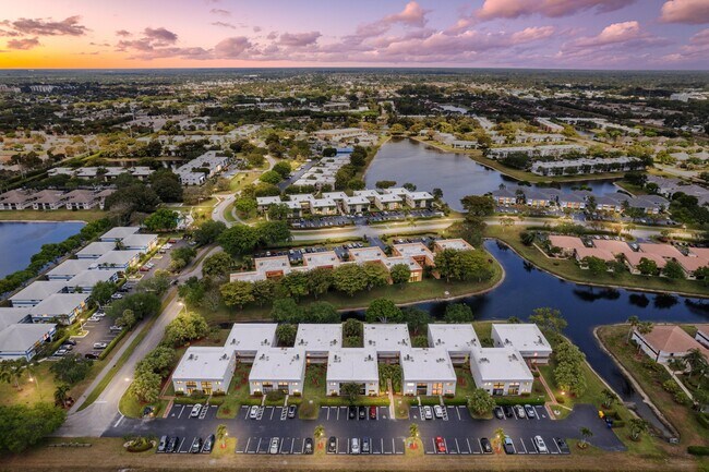 15450 Pembridge Ave in Delray Beach, FL - Building Photo - Building Photo