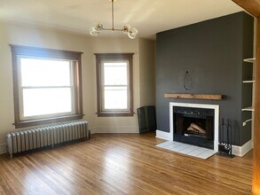 3654 N Janssen Ave, Unit 2 in Chicago, IL - Foto de edificio - Building Photo