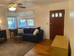 1217 Jensen St in West Columbia, SC - Building Photo - Building Photo