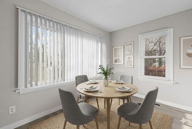 2056 Coleridge Dr in Jennings, MO - Building Photo - Building Photo