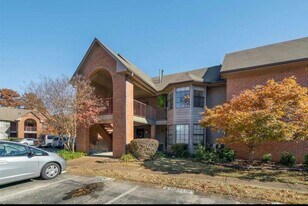 6644 Pondside Cir in Memphis, TN - Building Photo