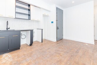 321 Woodbine St-Unit -2F in Brooklyn, NY - Building Photo - Building Photo