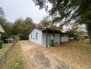 3220 Doris Cir in Montgomery, AL - Building Photo - Building Photo