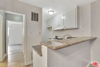 1319 Stanley Ave in Glendale, CA - Building Photo - Building Photo