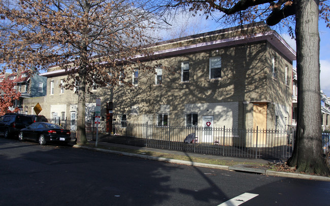 4000 13th St NW in Washington, DC - Building Photo - Building Photo