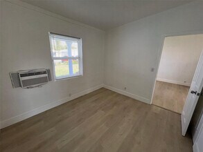 320 NE 13th Ave in Boynton Beach, FL - Building Photo - Building Photo