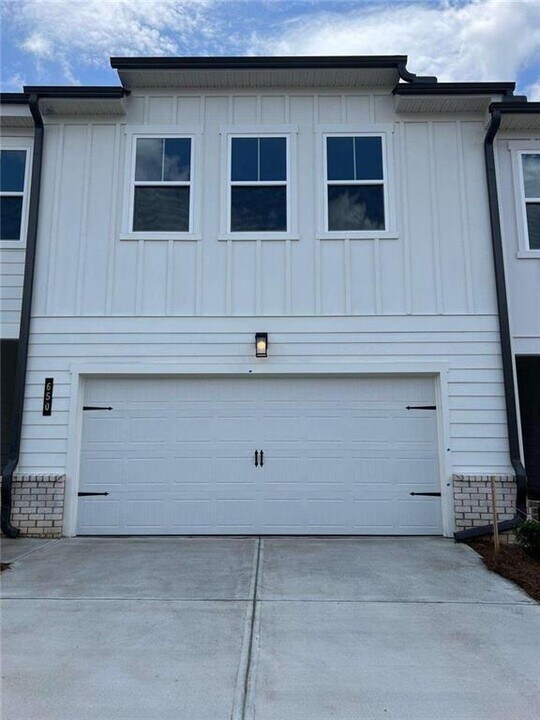 420 Pt Pl Dr in Loganville, GA - Building Photo