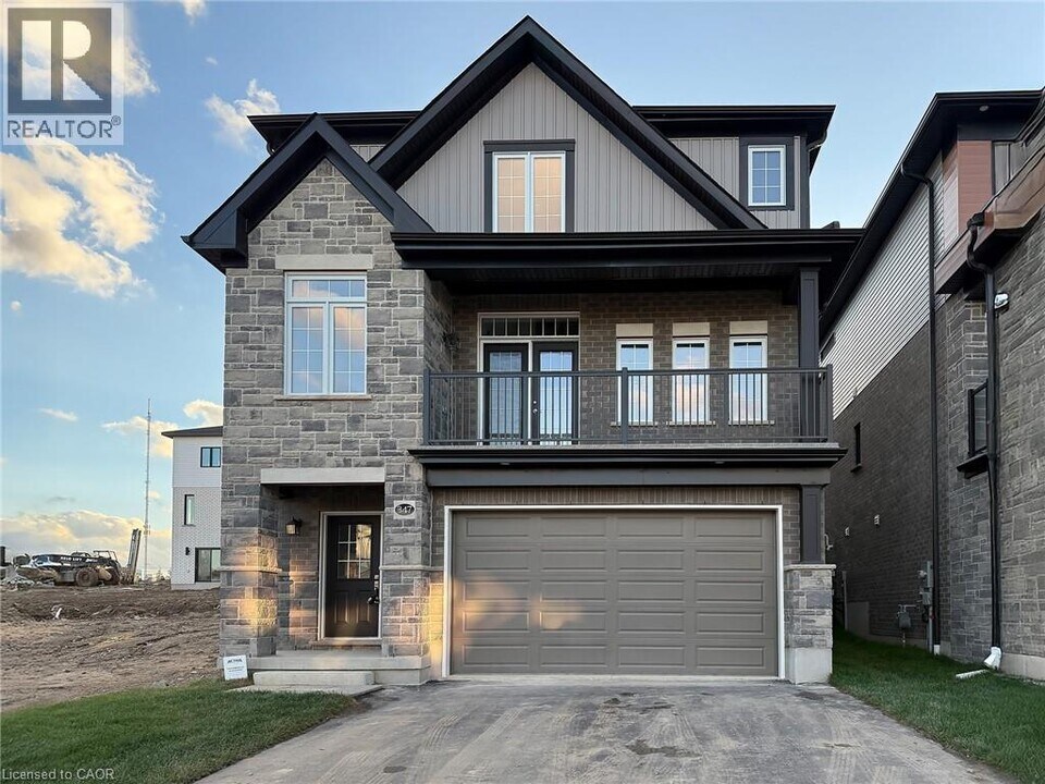 347 Canada Plum St in Waterloo, ON - Building Photo