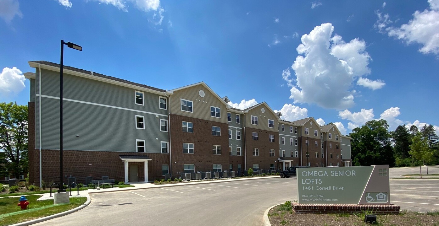 Omega Senior Lofts in Dayton, OH - Foto de edificio